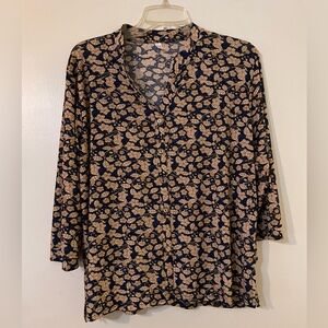 W & J Women’s Floral/Leaf Blouse Sz S/M